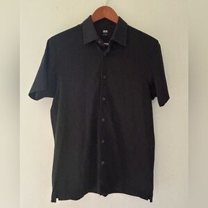 Uniqlo Airism Black Casual Button Down Shirt Men’s Size Medium